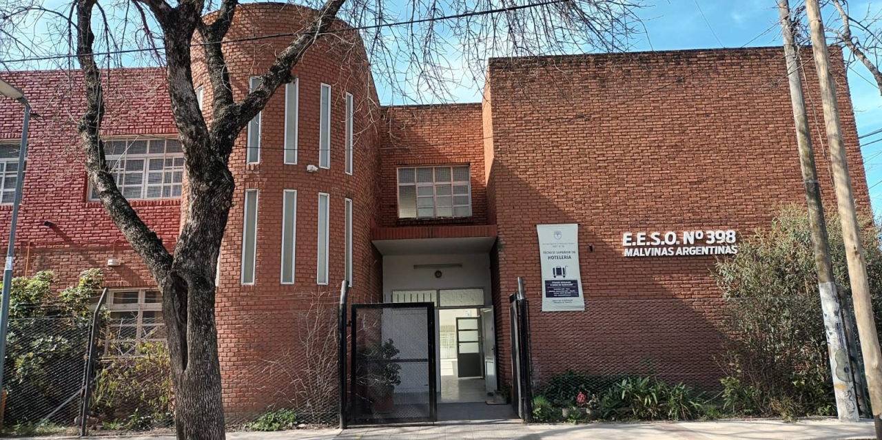 Exclusivo: el gobierno de Santa Fe acordó con Funes la construcción de dos aulas más en la 398
